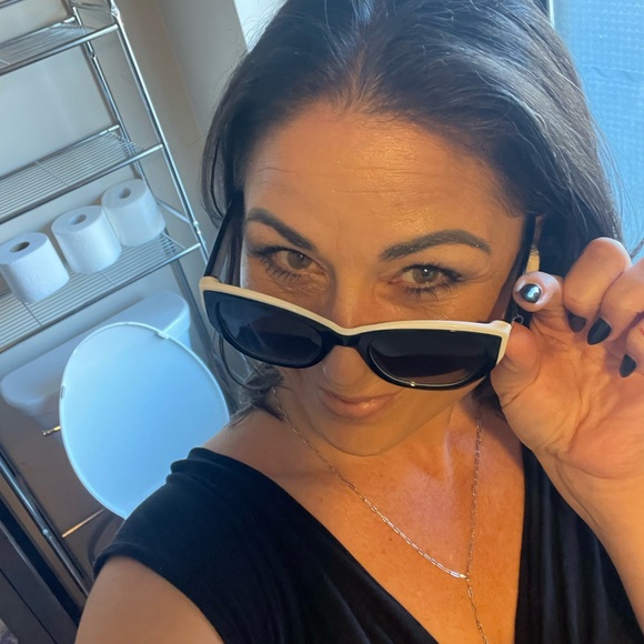 Meet your Posher, Starr - Picture 3 of 4